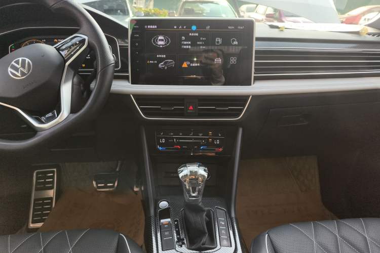 Used Volkswagen Tiguan L 2023 330TSI Automatic Two-Wheel Drive R-Line Enjoyment Edition
