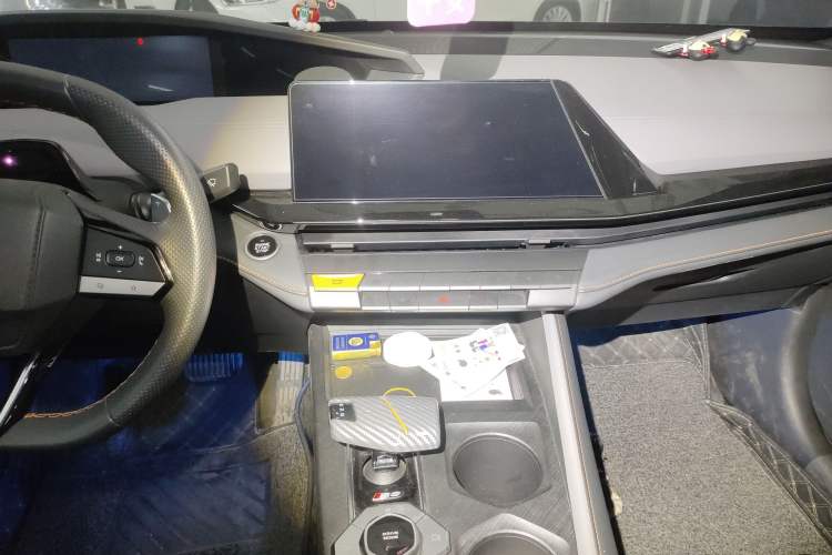 Used Changan UNI-V 2022 1.5T Prestige Version
