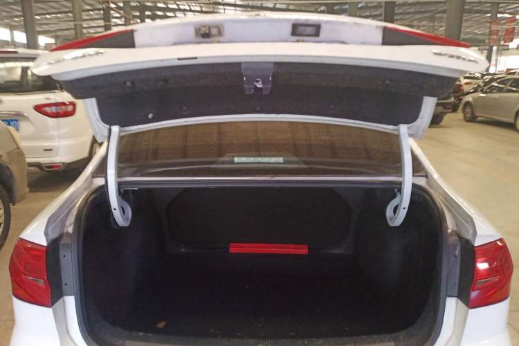 Used Volkswagen Bora 2016 1.6L Automatic Fashion Model
