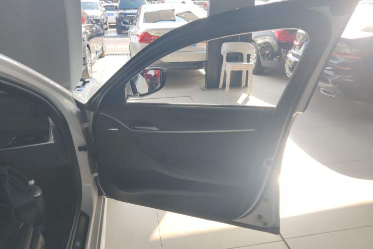 Used BMW 5 Series 2022 Second Facelift 530Li Leading Edition M Sport Package
