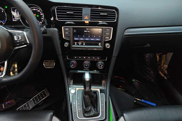 Used Volkswagen Golf 2017 280TSI Automatic R-Line Million-Vehicle Commemorative Edition
