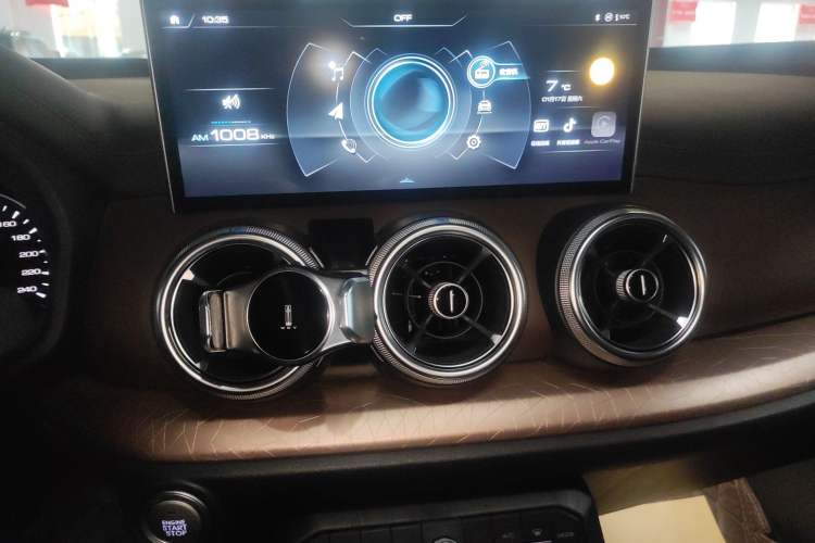 Used Wey VV5 2021 1.5T Two-Wheel Drive Color Pioneer
