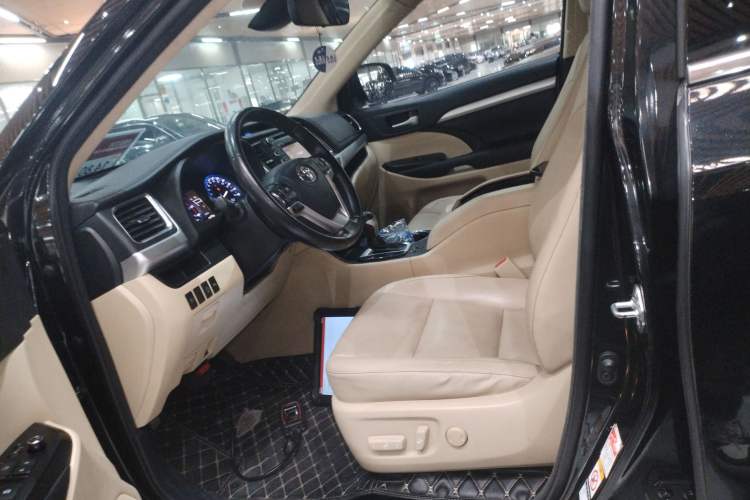Used Toyota Highlander 2018 2.0T Four-Wheel Drive Luxury Edition 7 Seats China V Emission Standard