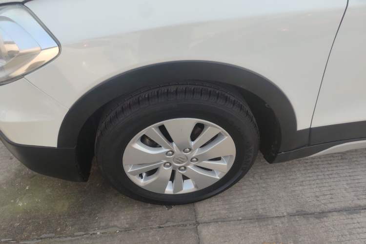 Used Suzuki S-Cross 2014 1.6L CVT Two-Wheel Drive Elite Version