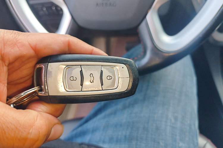 Used Geely Auto Emgrand 2015 Sedan 1.5L CVT Upward Version
