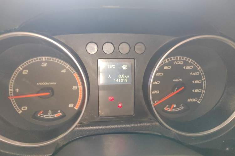 Used  BJ40 2018 40L 2.0T Manual Diesel Four-Wheel Drive Prestige Edition
