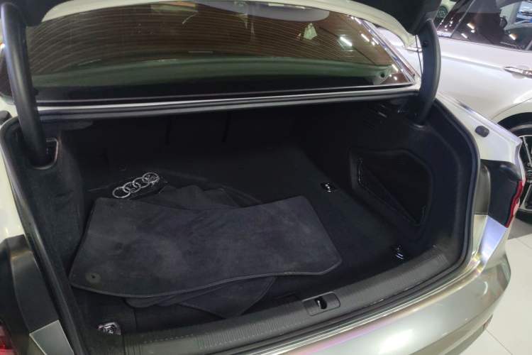 Used Audi A4L 2018 30th Anniversary Edition 40 TFSI Trendy Model
