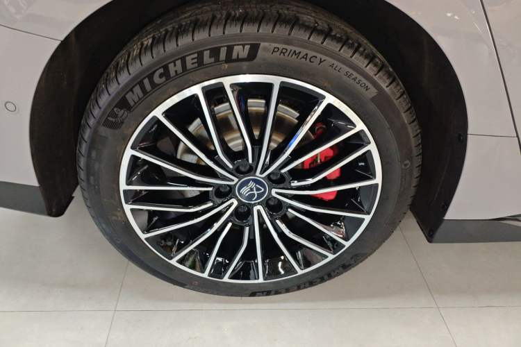 Used BYD Han 2025 EV with 701 km of Laser Radar-Enabled Intelligent Driving
