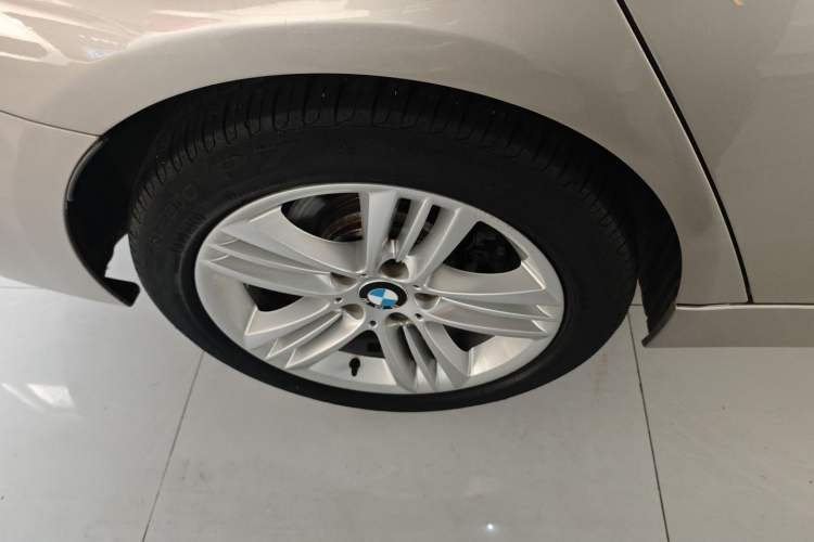 Used BMW 3 Series 2016 320Li Ambition Model
