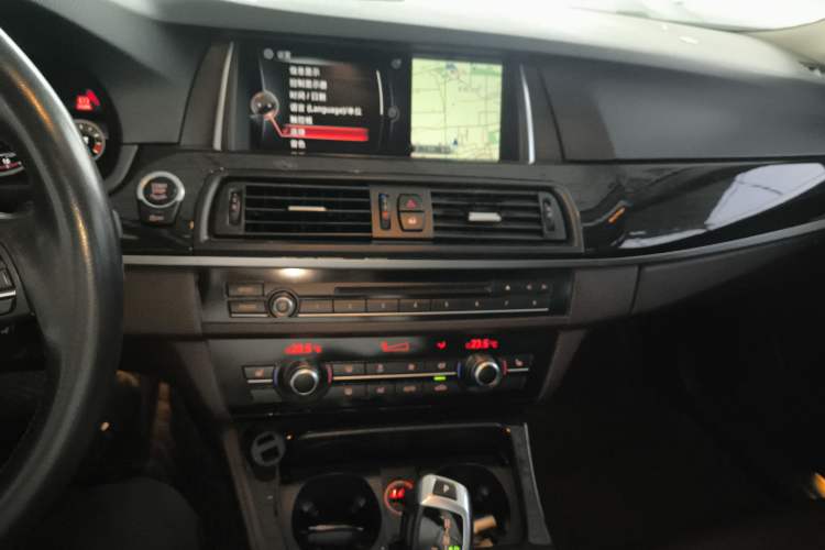 Used BMW 5 Series 2014 525Li Luxury Design Package
