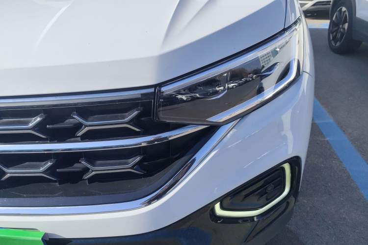 Used Volkswagen Tayron 2023 300TSI Two-Wheel-Drive Luxury Plus Advanced Edition
