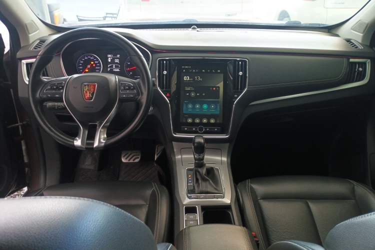 Used Roewe RX5 2016 20T Two-Wheel Drive Automatic Internet Smart Edition
