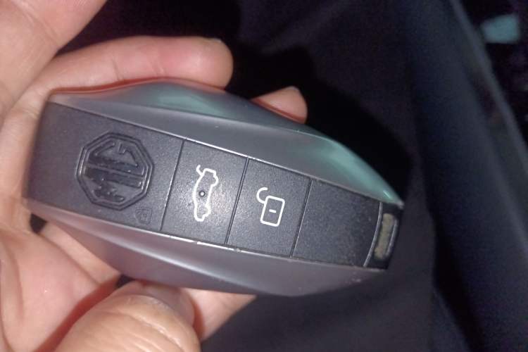 Used MG 7 2023 2.0T Automatic Trophy+ Ignition Glory Edition
