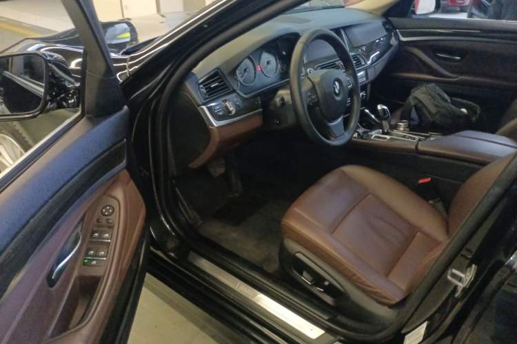 Used BMW 5 Series 2014 525Li Luxury Design Package
