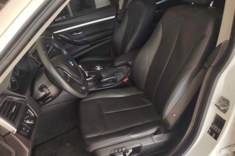 Used BMW 3 Series GT 2017 320i Luxury Design Package
