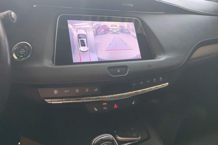 Used Cadillac XT4 2020 28T Two-Wheel-Drive Leading Version
