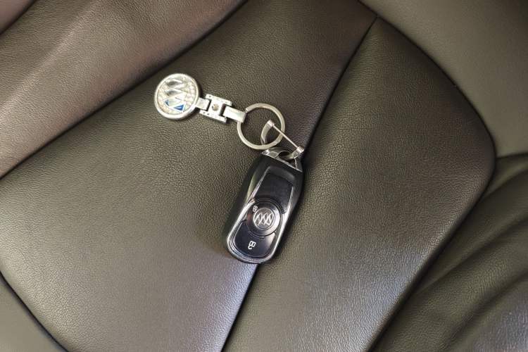 Used Buick Envision 2018 20T Two-Wheel-Drive Elite Model
