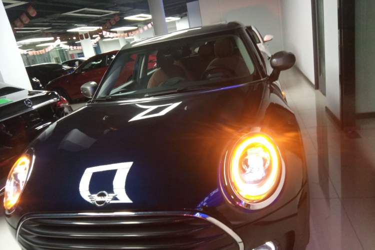 Used  Clubman 2021 1.5T COOPER Connoisseur
