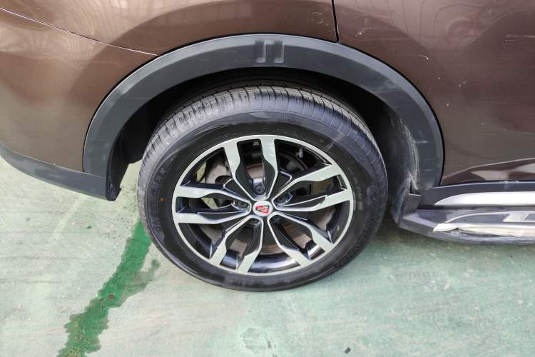 Used Roewe RX5 2016 20T Two-Wheel Drive Automatic Internet Smart Edition
