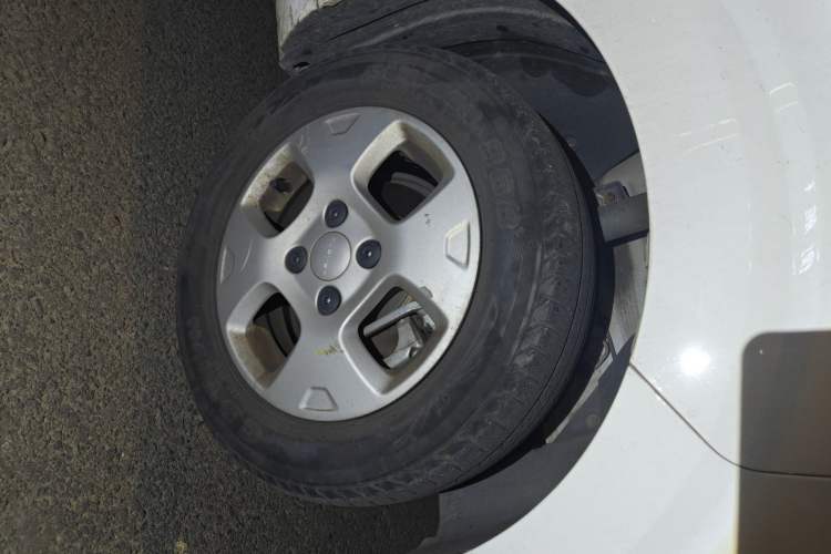 Used Roewe Clever 2021 302 km New Four-Seater Super-Efficient Version