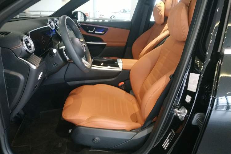 Used Mercedes-Benz GLC 2023 GLC 300 L 4MATIC Dynamic Edition 5-seater
