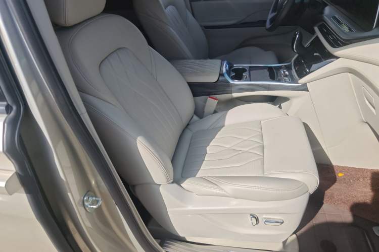 Used Buick GL8 2022 ES Landtrek 653T Comfort Edition
