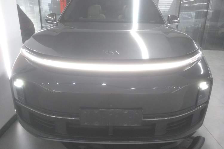 Used Li Auto L8 2023 Pro Model
