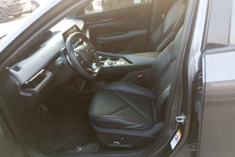 Used Changan UNI-V 2022 1.5T Prestige Version
