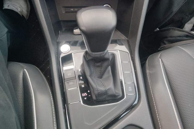 Used Volkswagen Tiguan L 2024 300TSI Automatic Two-Wheel Drive Smart Edition
