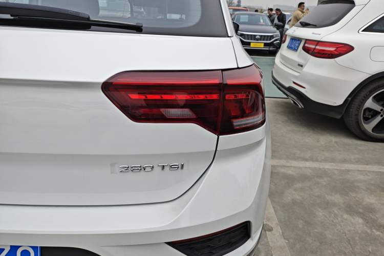 Used Volkswagen T-ROC 2021 280TSI DSG Two-Wheel Drive Elite Connect Edition