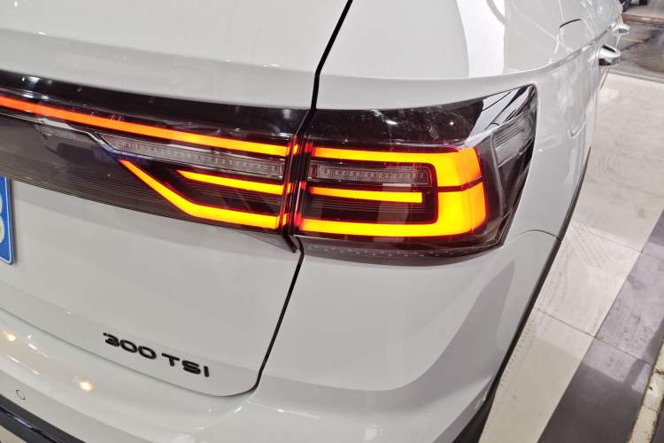 Used Volkswagen Tharu 2023 300TSI Two-Wheel-Drive Moon Luxury Edition