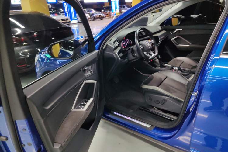 Used Audi Q3 2021 35 TFSI Fashion Dynamic Model