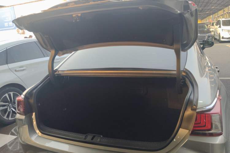 Used Lexus ES 2018 300h Premier Edition China V Standard