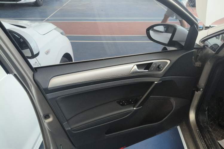 Used Volkswagen Golf 2018 1.6L Automatic Comfort Model
