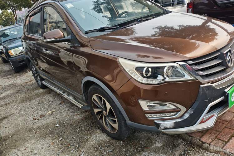 Used Baojun 560 2015 1.8L Manual Luxury Model
