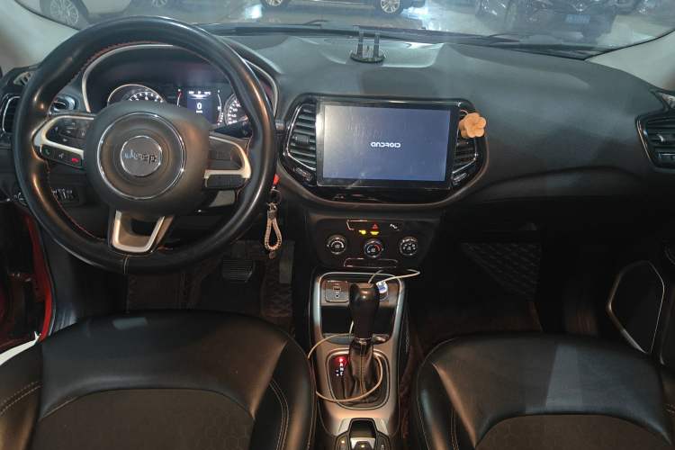 Used  Compass 2017 200T Automatic Enjoyment Version