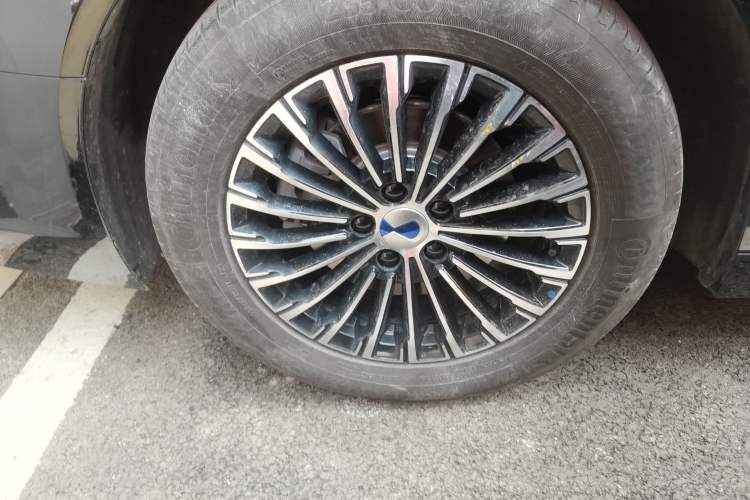 Used Denza D9 2024 DM-i 980 Four-Wheel Drive Prestige Model
