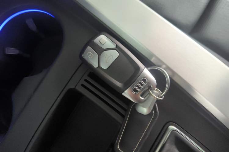 Used Audi A4L 2022 40 TFSI Luxury Dynamic Model
