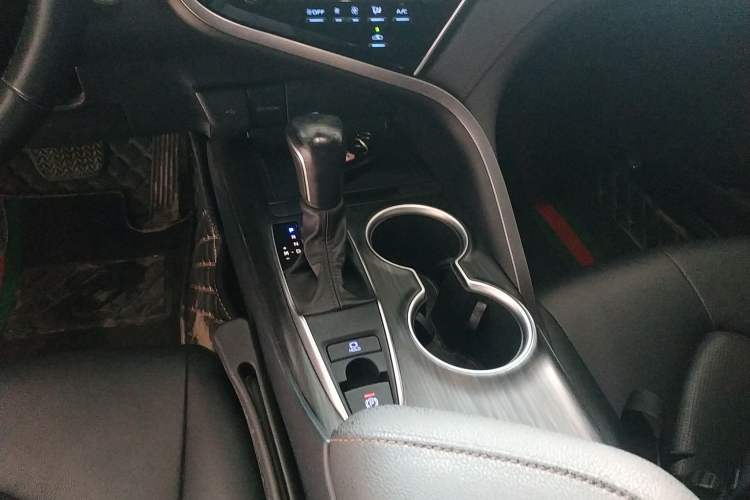 Used Toyota Camry 2021 2.0G Luxury Edition
