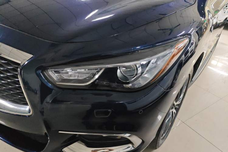 Used Infiniti QX60 2016 2.5 S/C Hybrid Two-Wheel-Drive Excellence Edition China V Standard
