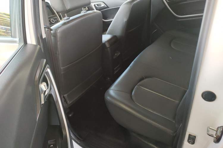 Used JMC Yuhu 5 2019 2.0T Diesel Manual Two-Wheel Drive Entry-Level China VI Standard