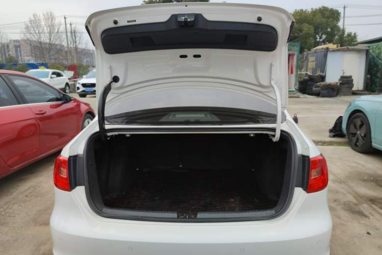 Used Volkswagen Sagitar 2014 Revised Version 1.6L Automatic Leading Edition
