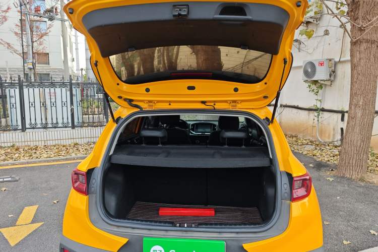 Used Kia kx1 Stonic 2021 1.4L CVT Fun & Sunroof Model
