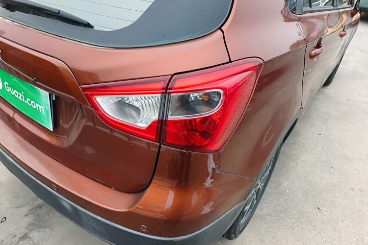 Used Suzuki Vitara S-Cross 2017 1.6L CVT Two-Wheel Drive Urban Fashion Model
