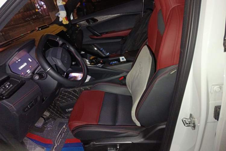 Used Lynk & Co 06 2020 1.5T JinPro model
