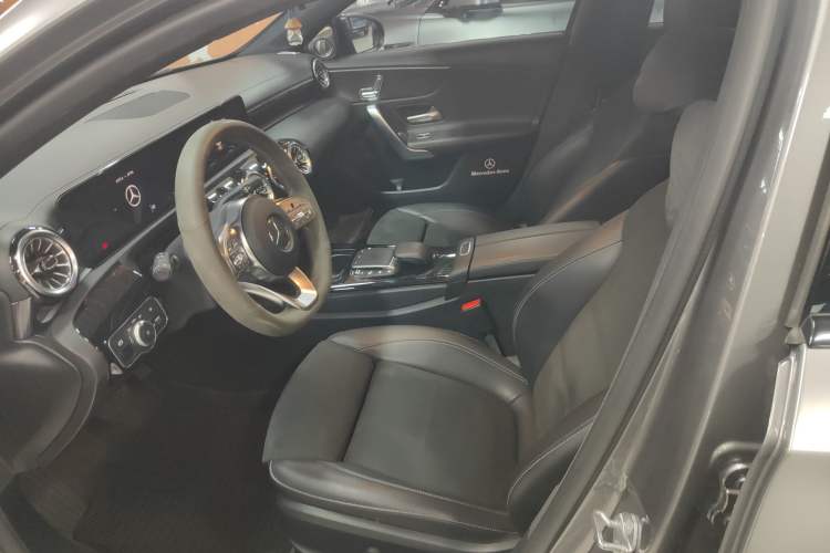 Used Mercedes-Benz A-Class 2021 A 200 L Sport Sedan Fashion Model
