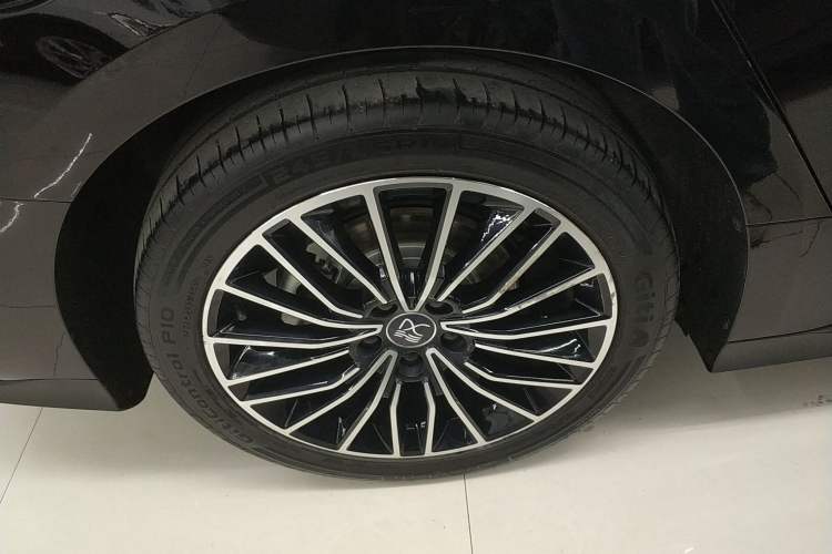 Used BYD Han 2024 EV Glory Edition 506KM Front-Wheel-Drive Premium Model
