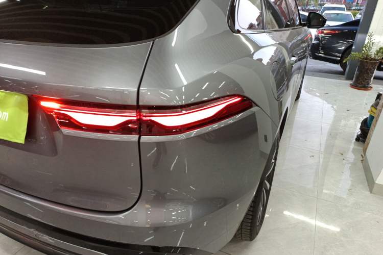 Used Jaguar F-PACE 2024 P250 R-Dynamic SE
