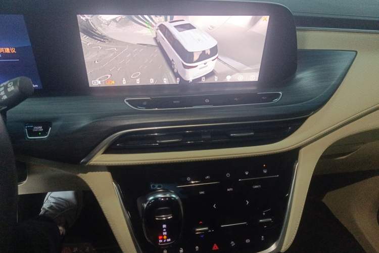 Used Buick GL8 2023 ES Lu Zun Deluxe Model