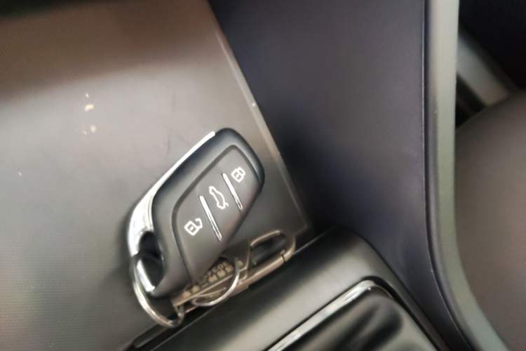 Used Roewe i5 2023 1.5L Manual Comfort Edition
